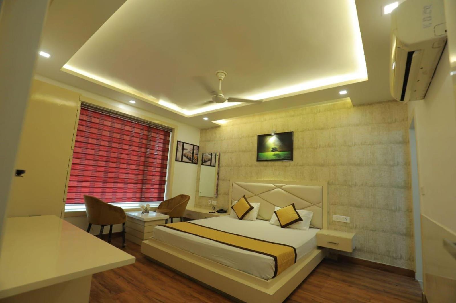 Hotel Red Carpet Tājganj Quarto foto